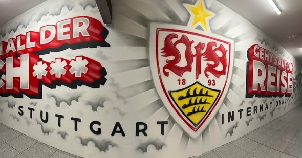Professionelles Graffiti am Flughafen Stuttgart mit VfB-Motiv